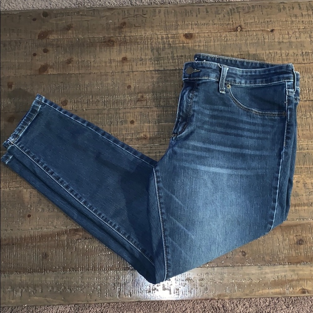 Woman’s universal thread jeans